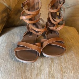 Whitemt. Size 4M girls sandals. Like new